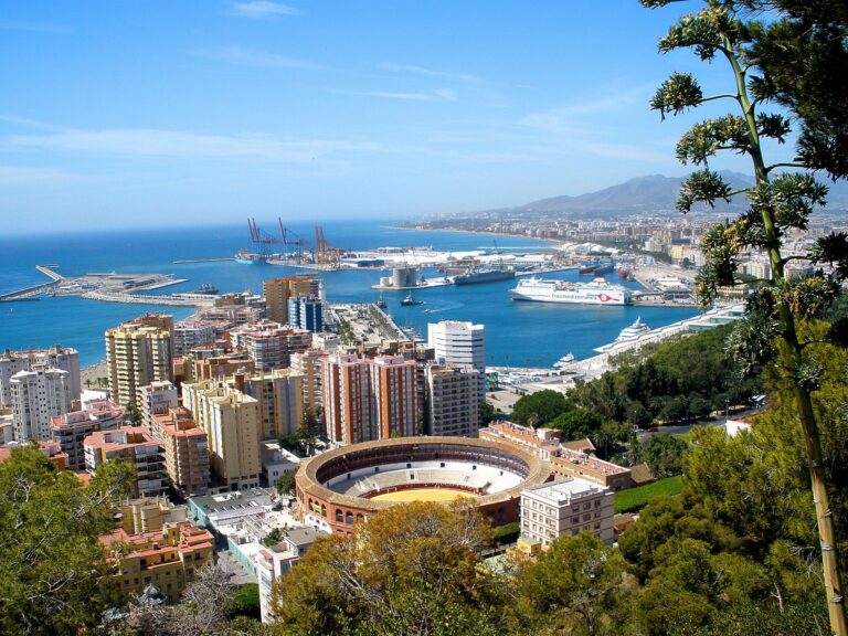 Malaga: İspanyolca öğrenmek ve gezmek için harika bir yer